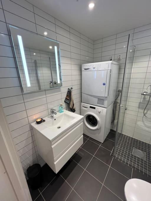 Moderne Selveierleilighet Med Terrasse I 5.etasje Apartment *